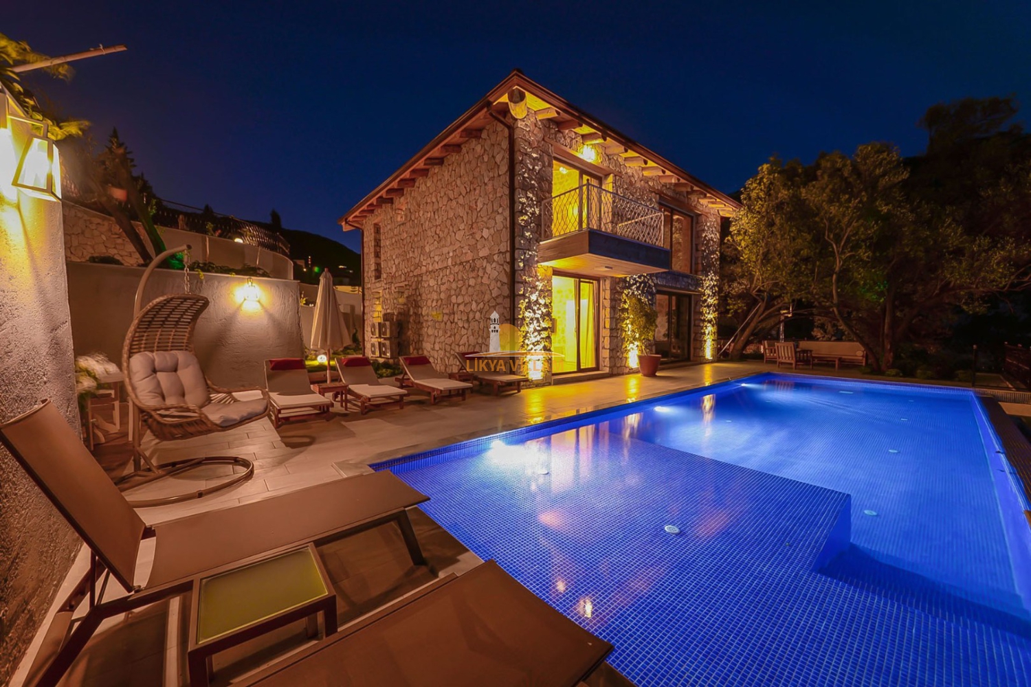 Kalkan Çift Jakuzili Havuzlu Villa Flora