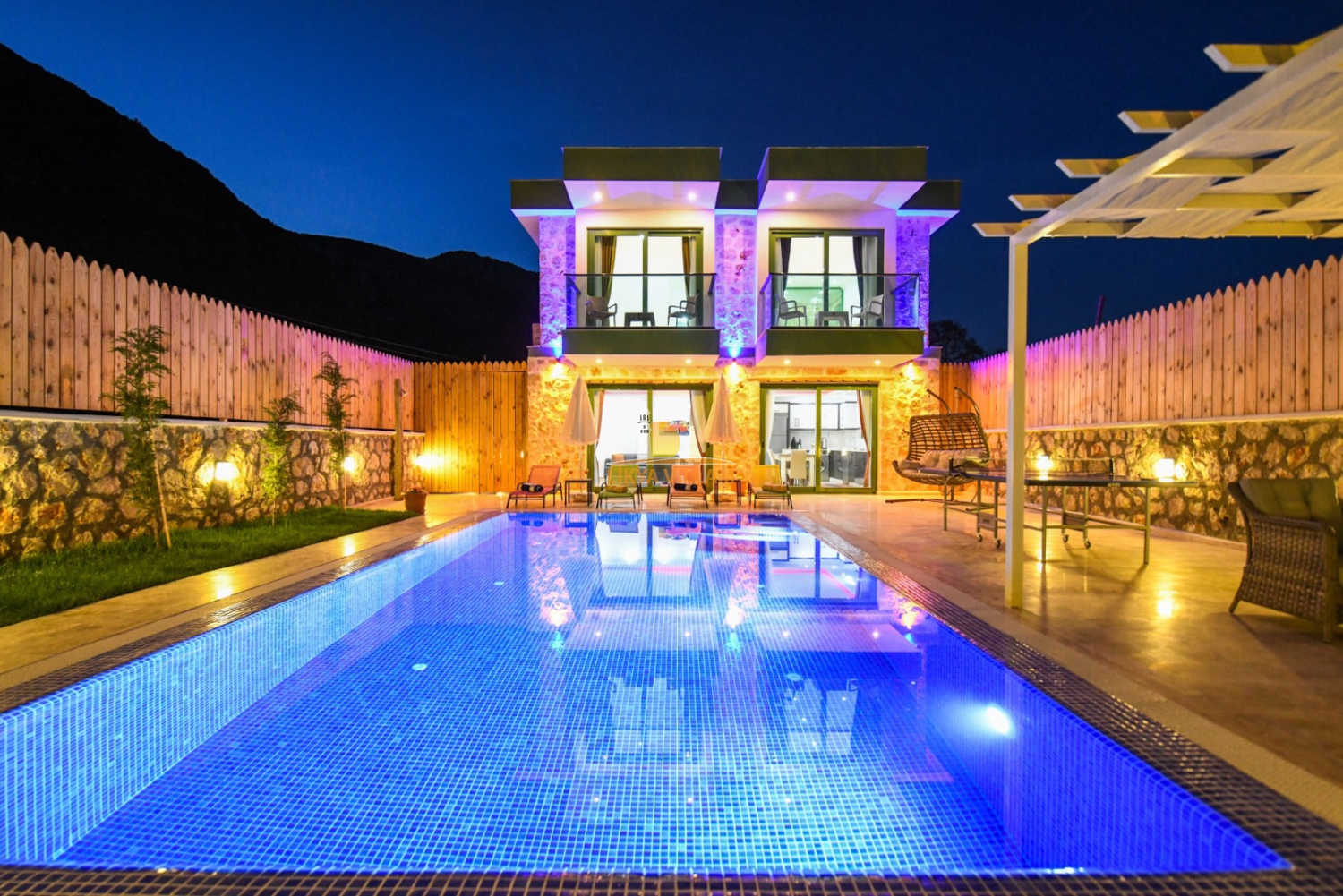 Kalkan Jakuzili Korunaklı Villa Gamze