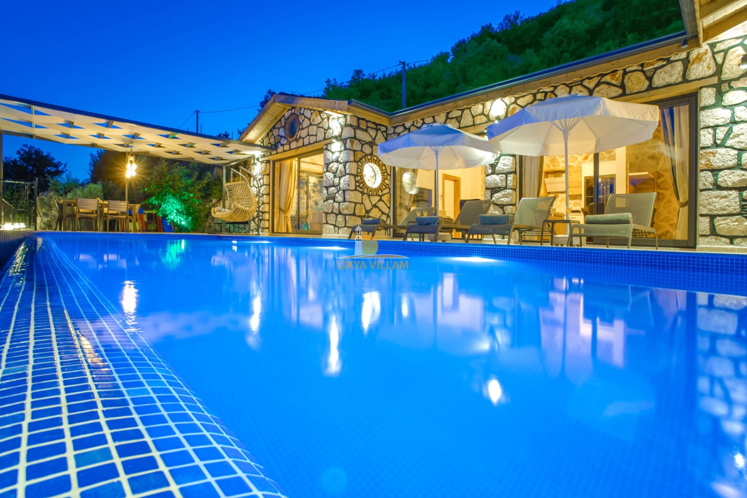 Kalkan Kapalı Havuzlu Villa Stone